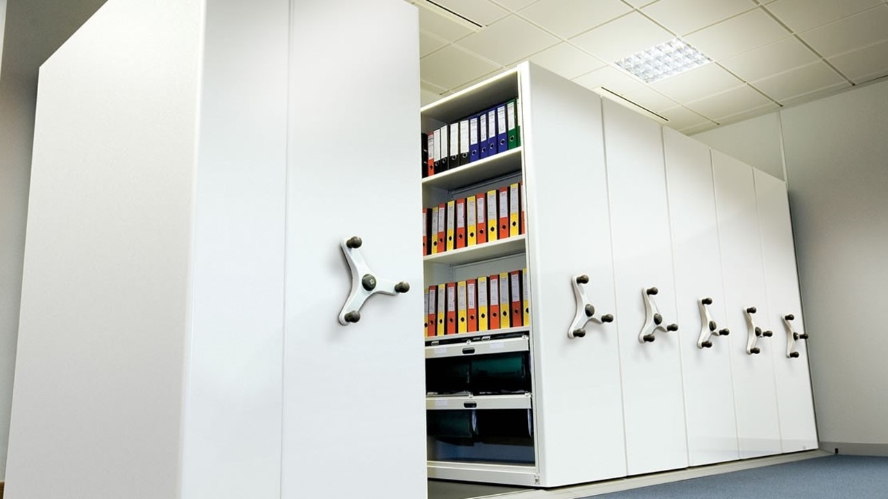 Kệ Kho Di Động (Mobile Rack) Và Lợi Ích Trong Lưu Trữ 7 Tối ưu hóa không gian kho với kệ di động