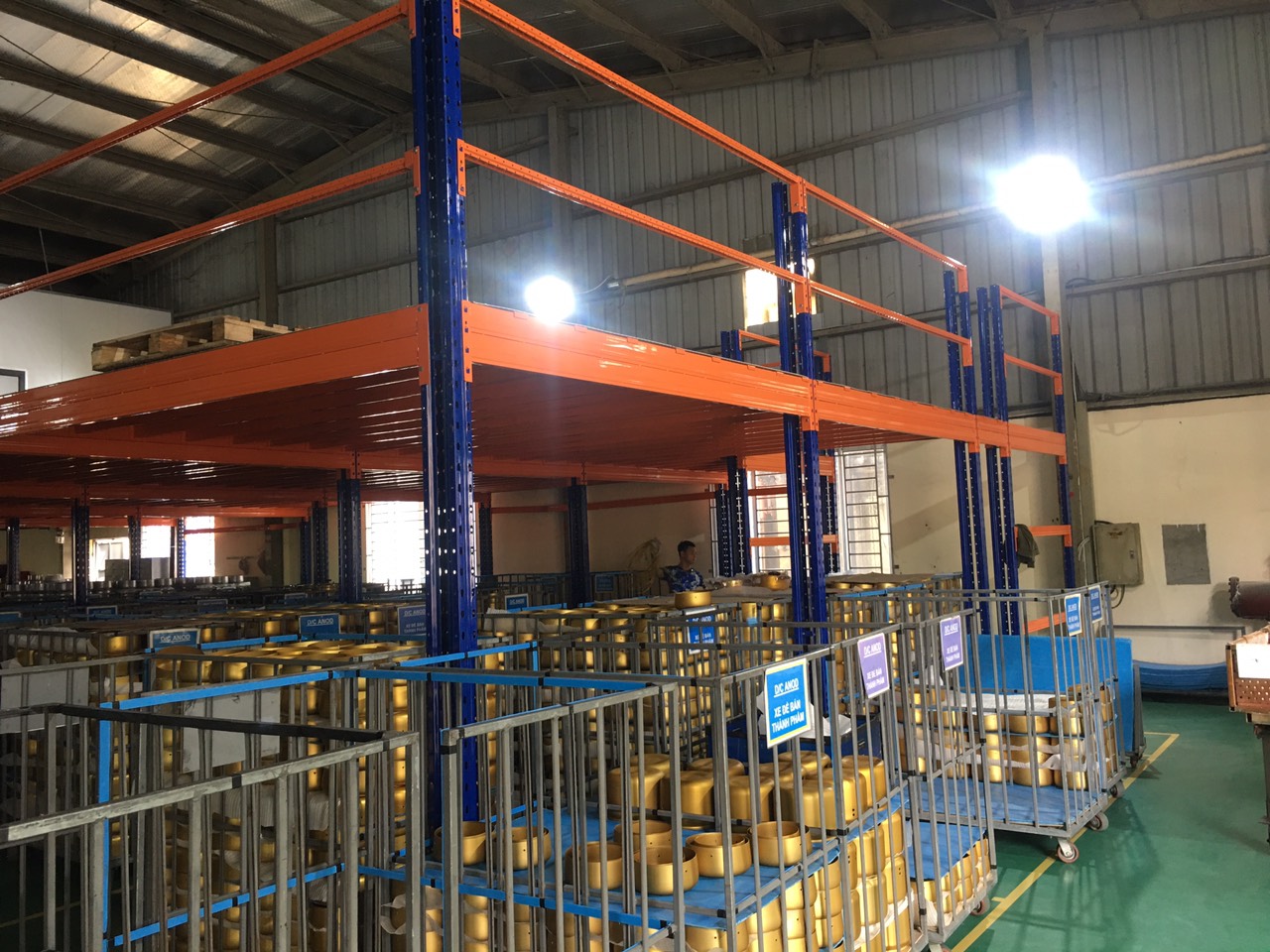 Kệ Sàn Tầng Lửng Tăng 40% Diện Tích Kho Hàng Sunhouse 6 Kho hàng Sunhouse với kệ sàn tầng lửng tối ưu hóa