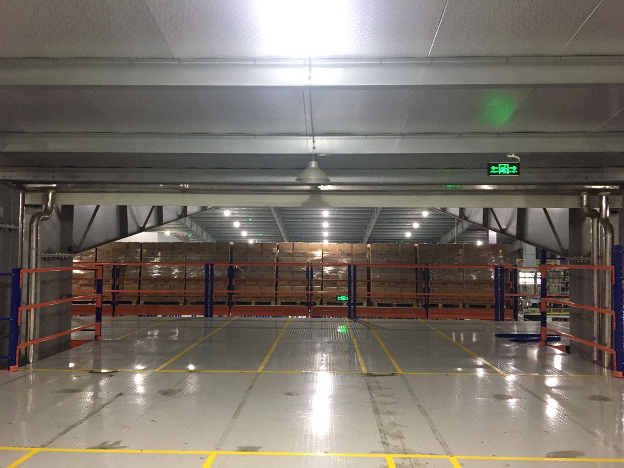 Kệ Sàn Tầng Lửng Tăng 40% Diện Tích Kho Hàng Sunhouse 5 Kệ sàn tầng lửng trong kho hàng hiện đại