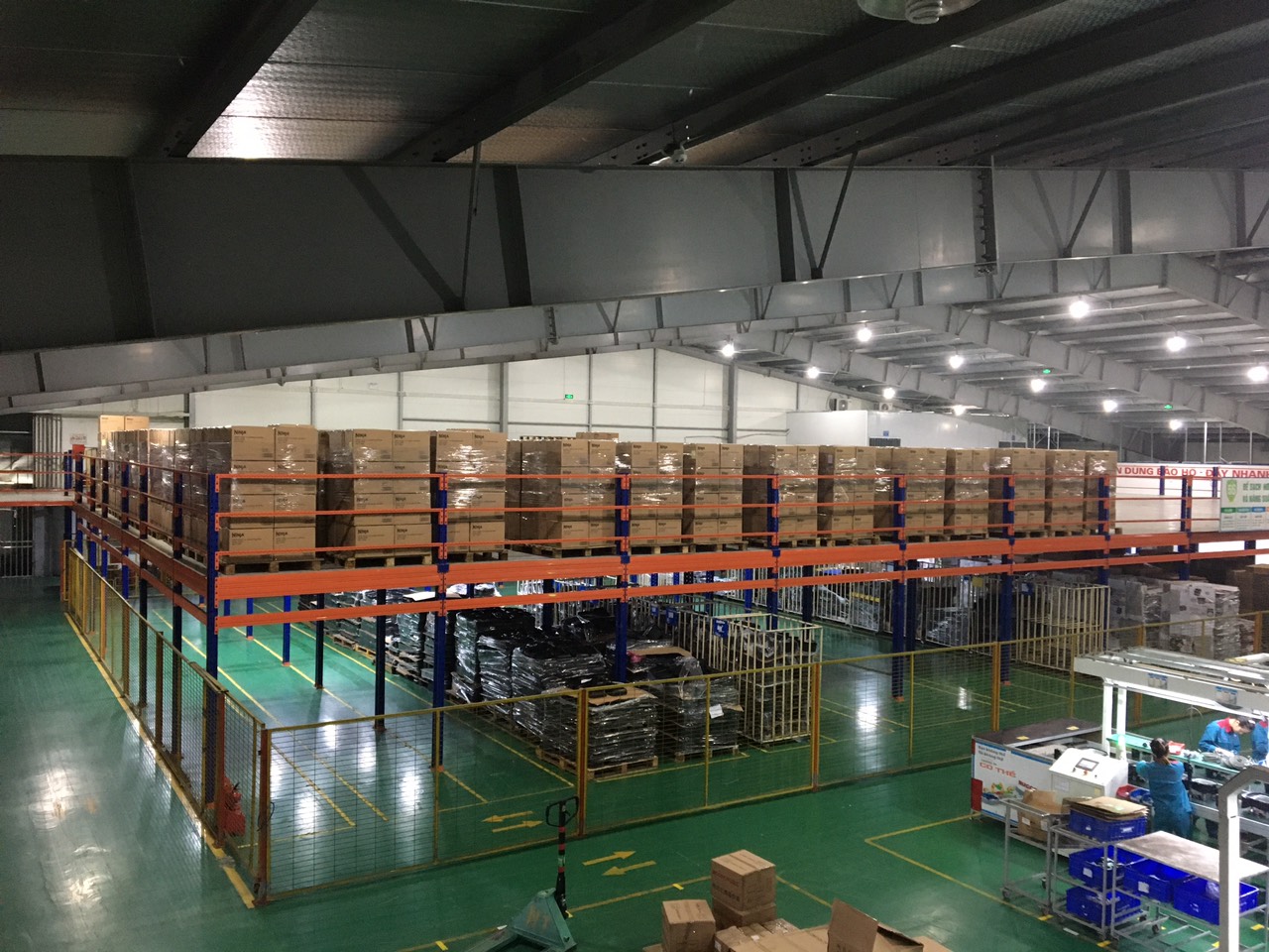 Kệ Sàn Tầng Lửng Tăng 40% Diện Tích Kho Hàng Sunhouse 3 Tăng diện tích lưu trữ với kệ sàn tầng lửng